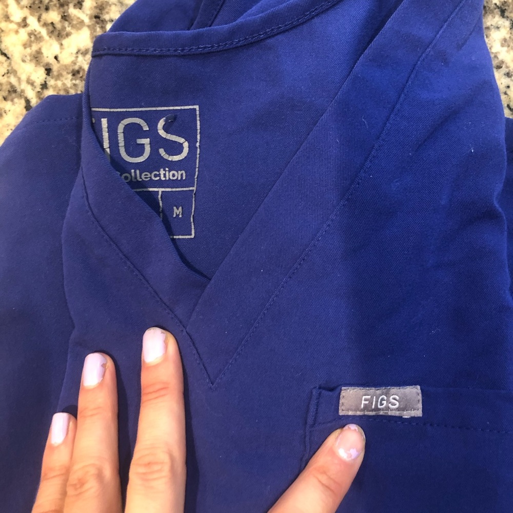 FIGS scrub set